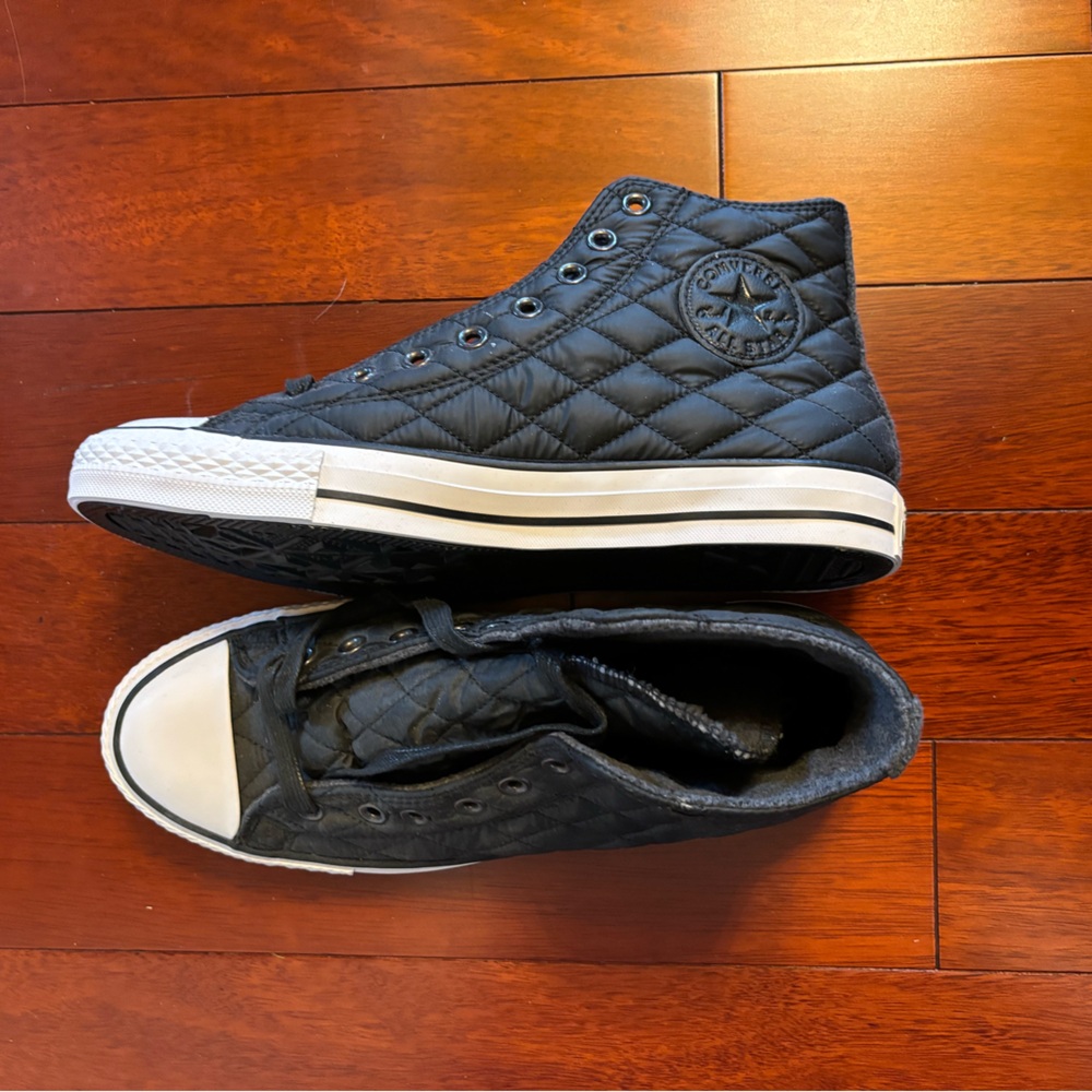 New women’s size 11 converse high top